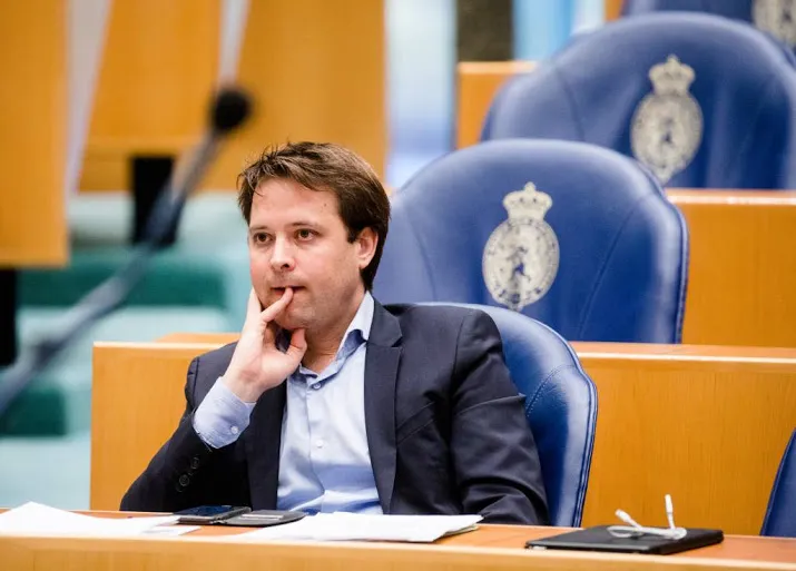 d66 wil dat hoekstra bezoek aan riyad afzegt