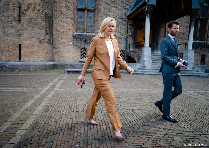 d66 wilde om tafel met vvd cda pvda en groenlinks
