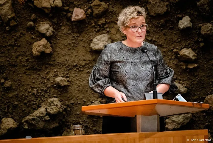 d66er hekelt afschuwelijke drek nu ze woord voert over corona