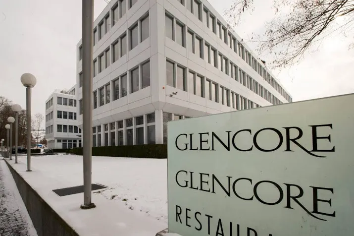 dagvaarding vs grondstoffenbedrijf glencore