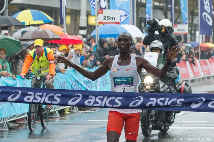 dam tot damloop gaat door vanuit huis