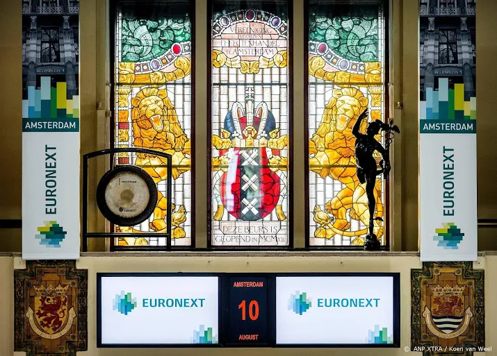 damrak opent licht lager