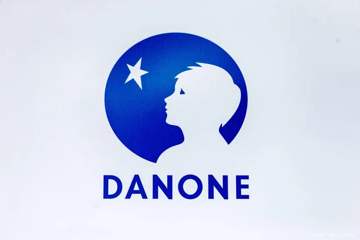 danone zet mes in kosten en schrapt banen