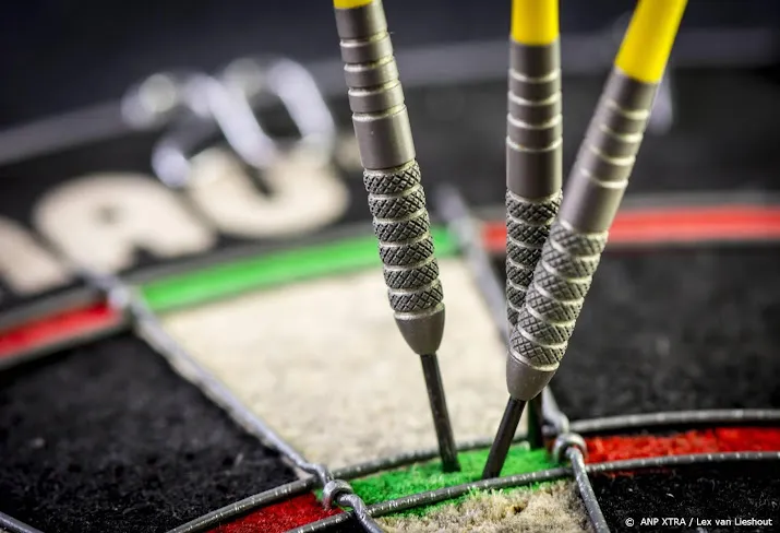 darter kleermaker met spectaculaire zege naar laatste zestien wk