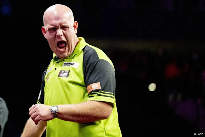 darter van gerwen met veel moeite naar laatste vier in ahoy