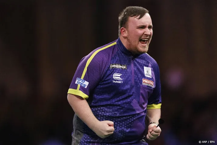 dartssensatie littler 16 een zege verwijderd van wereldtitel