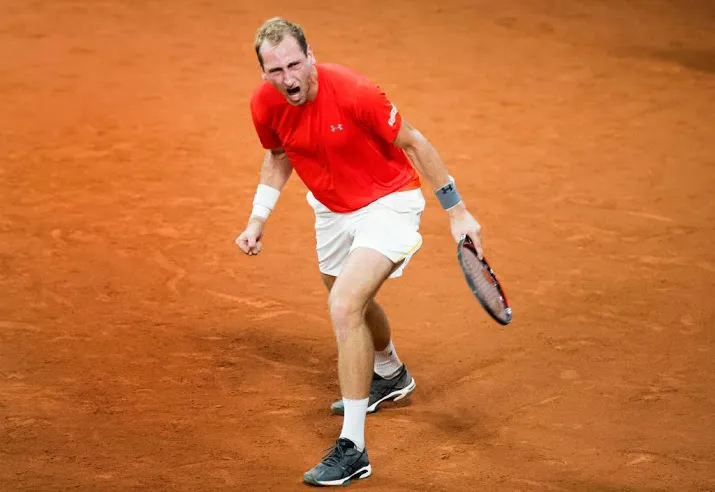 de bakker opent daviscup tegen pouille