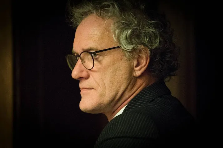 de graaf zwijgt over post raad van state