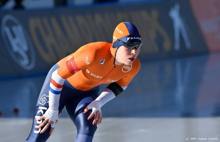de jong verstevigt koppositie op ek allround