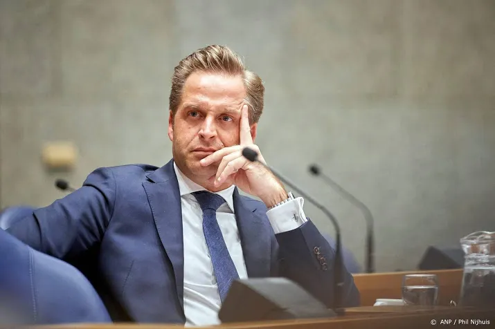 de jonge beraadt zich op tekorten jeugdzorg