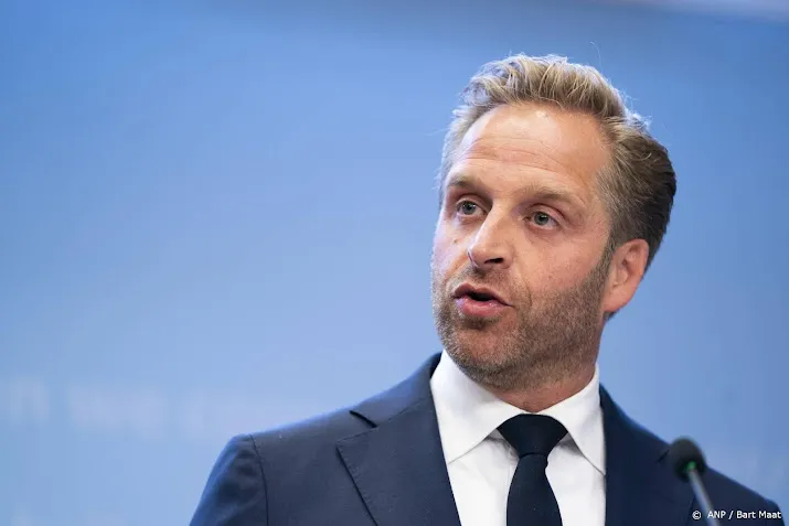 de jonge het moet klaar zijn met hossen in stadions