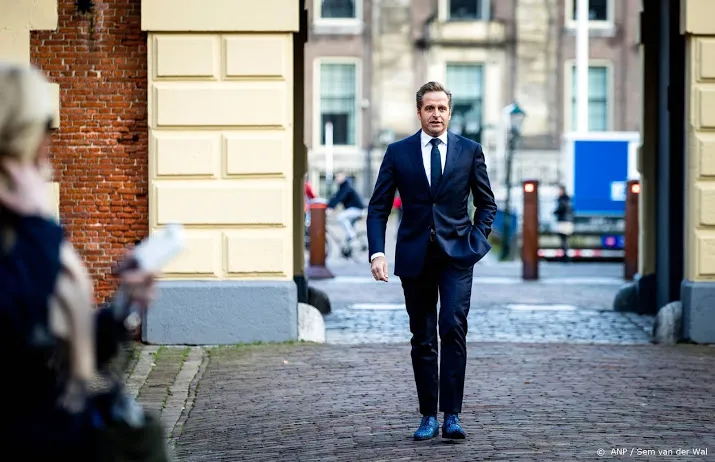 de jonge nog paar ferme maanden voor de boeg