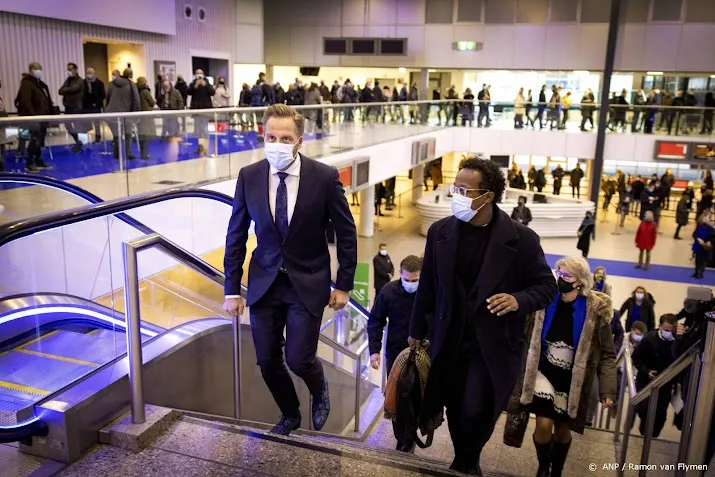 de jonge prijst in amsterdam het priktempo van de ggd