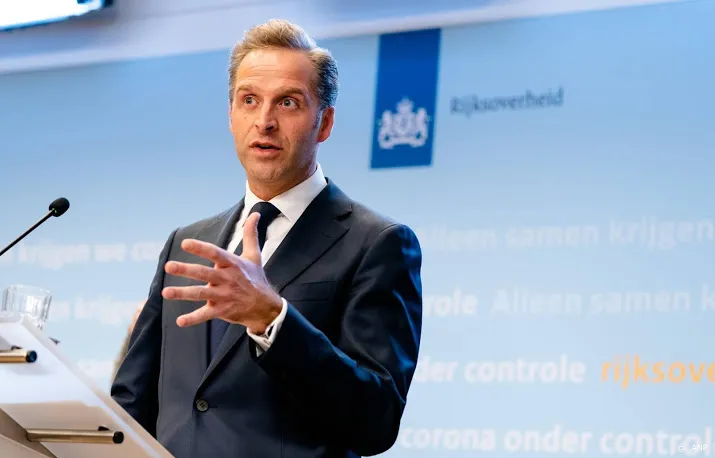 de jonge ten onrechte indruk gewekt van voldoende mondkapjes