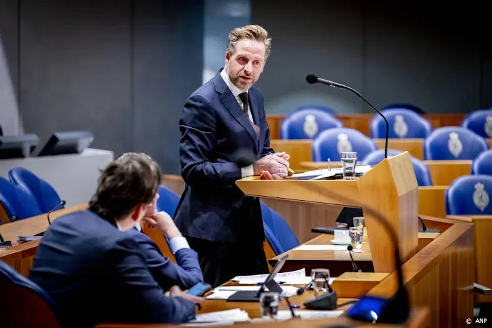 de jonge wil einde maken aan dubieuze grondhandel