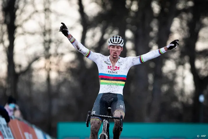 de knegt rekent op van der poel in cross hulst