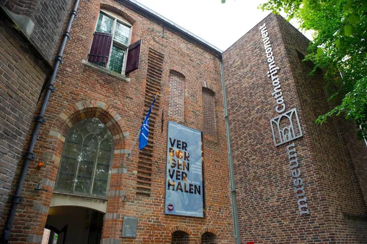 de kruisiging gered en te zien