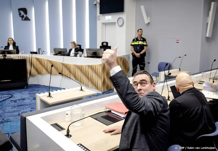 de mos ondervraagd over donaties ik doe aan ombudspolitiek