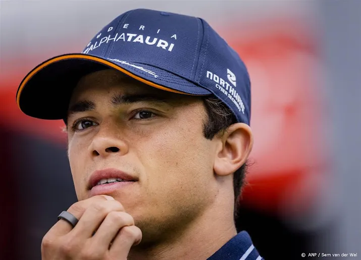 de vries rijdt prima race waarin hij veel tekort komt