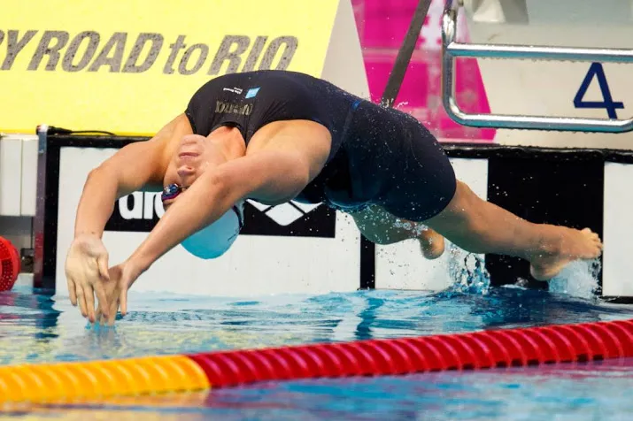 de waard pakt brons op 50 meter rugslag