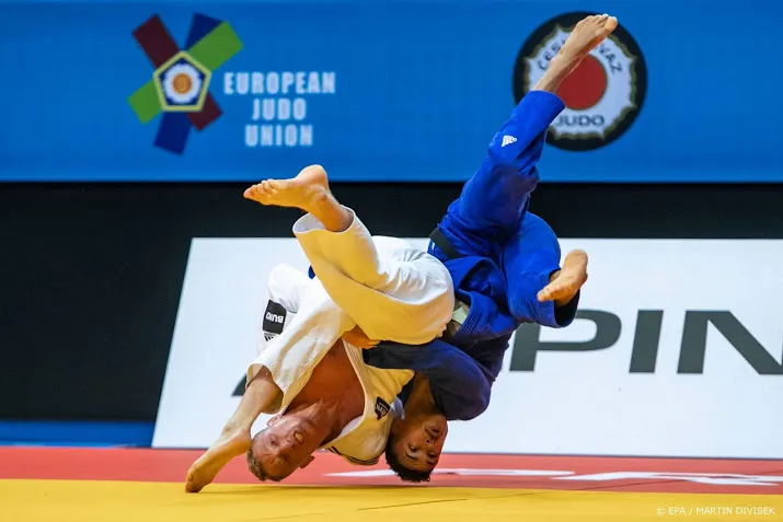 de wit grijpt naast medaille op ek judo
