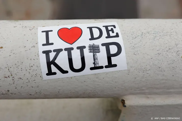 debat in rotterdamse raad over hoe nu verder met feyenoordstadion
