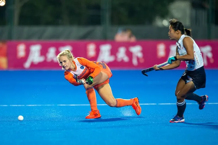 debutante veen redt hockeysters met 2 goals