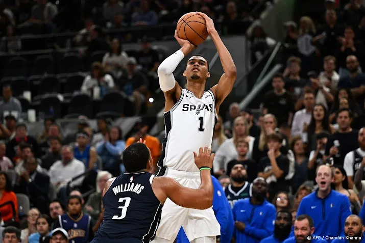 debuut wembanyama in nba verpest door triple double doncic