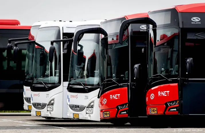 deel buschauffeurs staakt in venlo en eindhoven voor betere cao