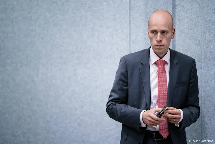 deel kamer laat weeskinderen tot 28e jaar in ouderlijk huis