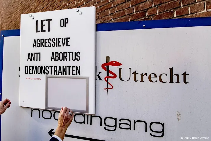 deel kamer wil betere bescherming van vrouwen bij abortuskliniek