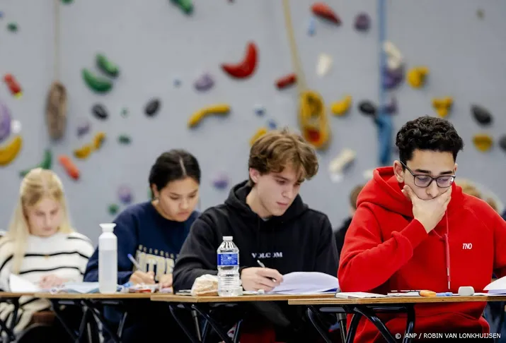 deel middelbare scholieren mag weer elke dag naar school