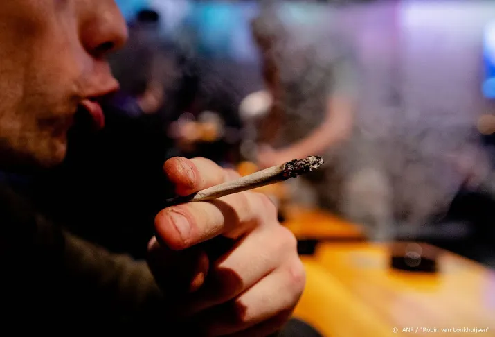 deel wietgebruikers blowt meer door coronacrisis