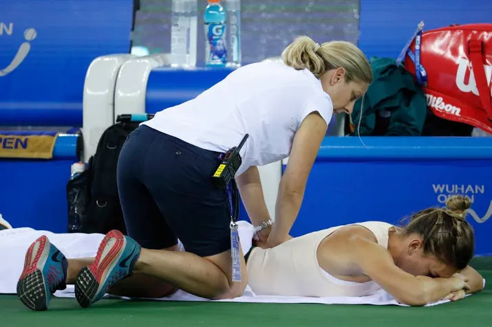 deelname wta finals halep onzeker door hernia