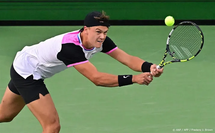 deen rune vecht zich langs oud kampioen fritz in indian wells