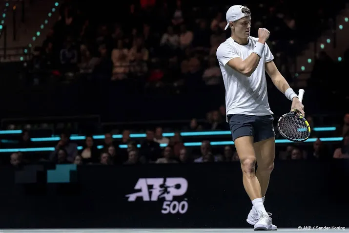 deense tennisser rune in drie sets verder op abn amro open