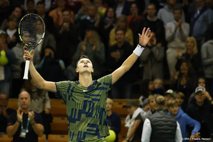 deense tiener rune houdt tsitsipas van titel af in stockholm