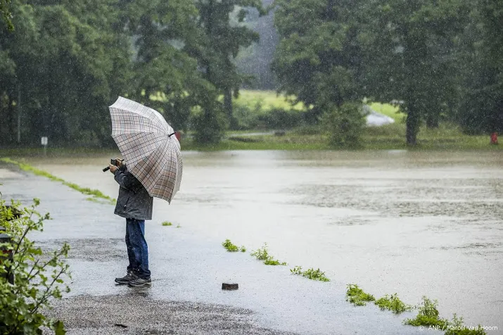 defensie helpt in zuid limburg na wateroverlast