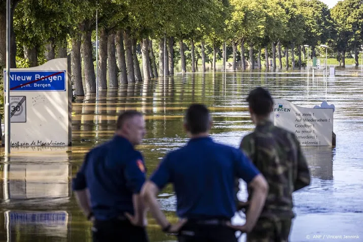 defensie helpt waterschap limburg met opruimen en herstelwerk