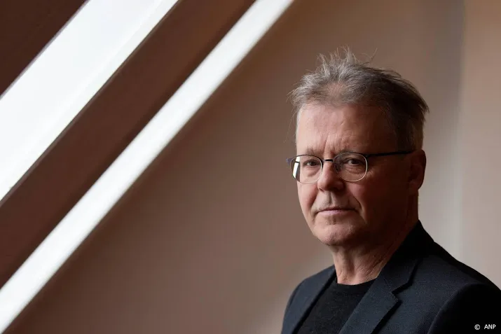 deken daagt advocaat soerel voor tuchtrechter
