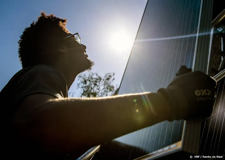 delftse start up krijgt 25 miljoen voor zonnepaneel op plat dak