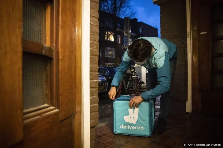 deliveroo laat bezorgers meeprofiteren van beursgang