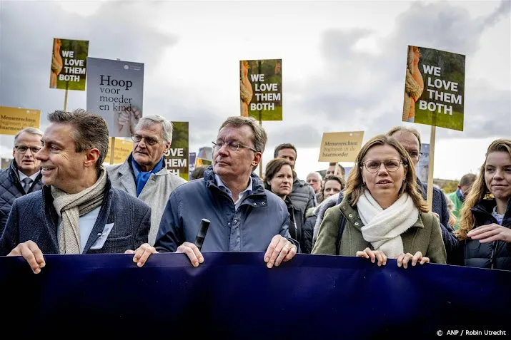 demonstranten keren zich tegen abortuspraktijk in jaarlijkse mars