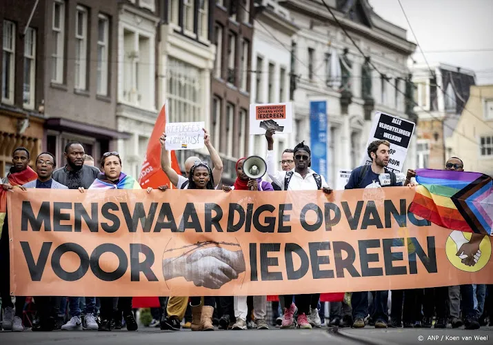 demonstratie in amsterdam voor aandacht asielbeleid