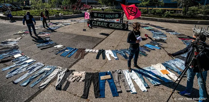 demonstraties bij installatie provinciebestuur brabant
