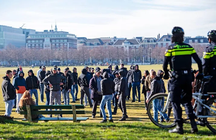 den haag voorkomt clash fans ado en ajax