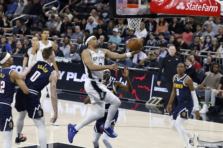 denver nuggets na zege op spurs weer koploper in nba divisie