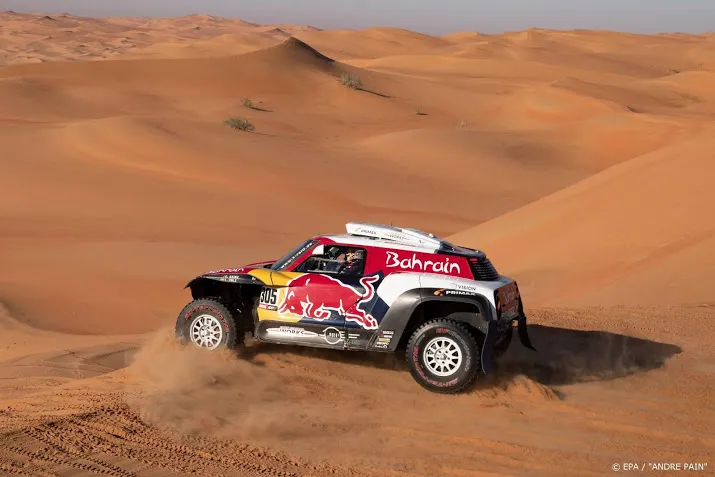 derde eindzege voor sainz bij autos in dakar