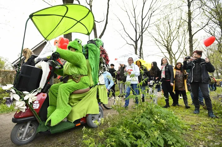 derde mars van de menselijke verbinding op 12 juni
