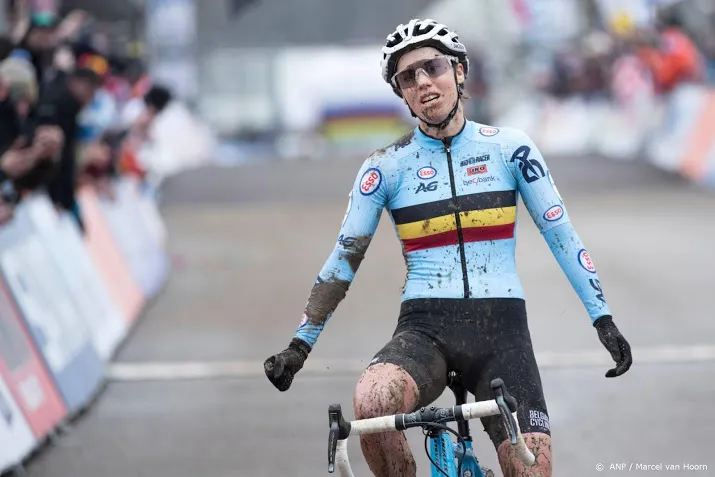 derde wereldtitel op rij veldrijdster cant